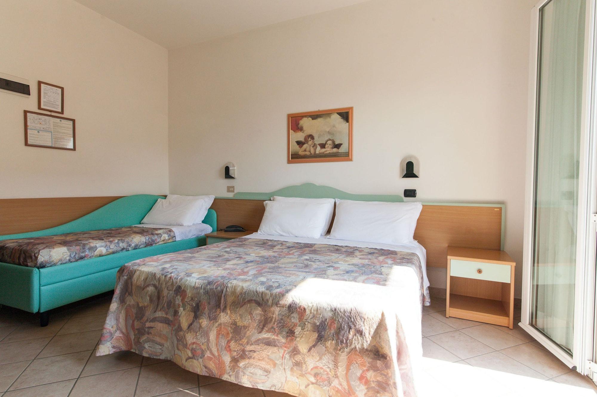 Hotel Palos Римини Екстериор снимка