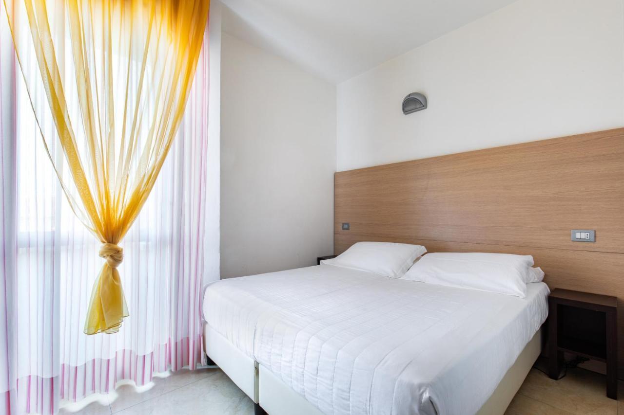 Hotel Palos Римини Екстериор снимка