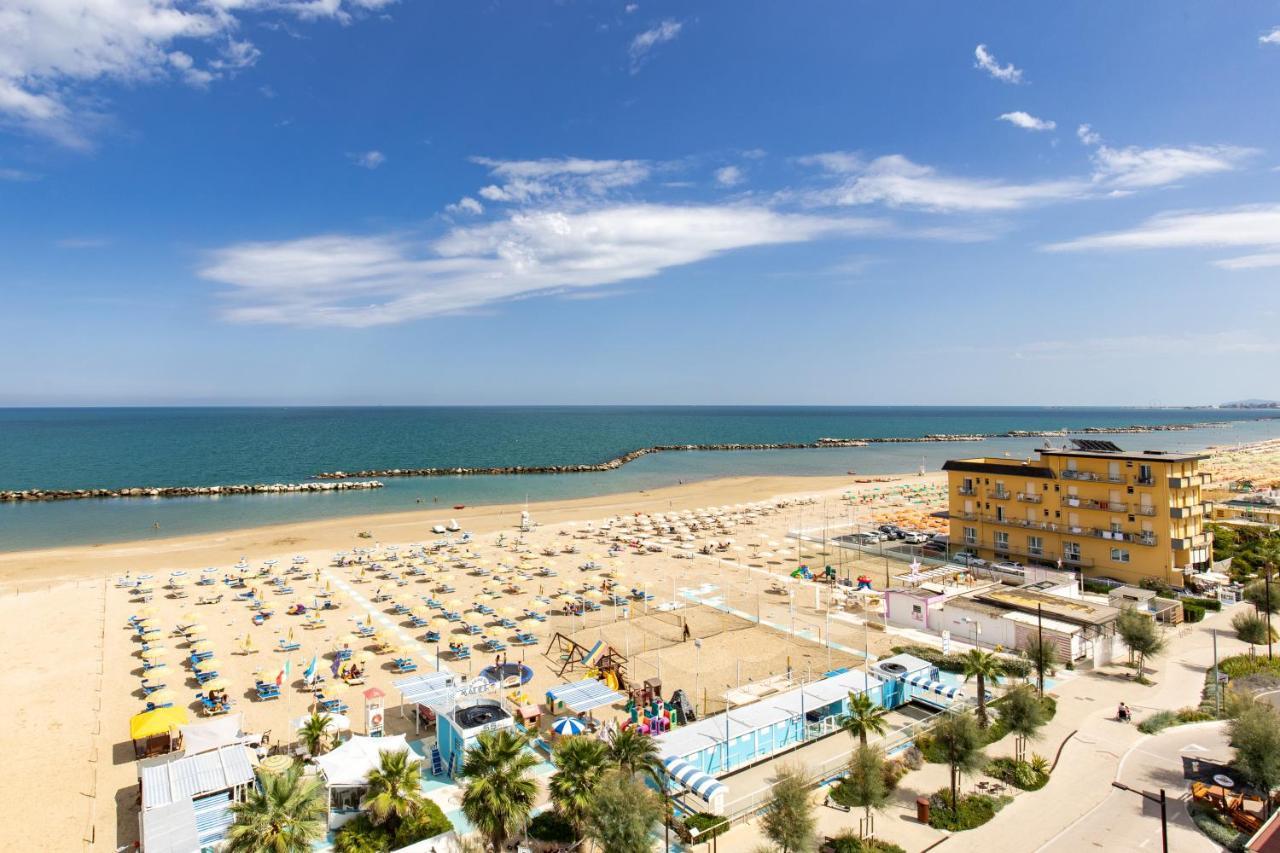 Hotel Palos Римини Екстериор снимка
