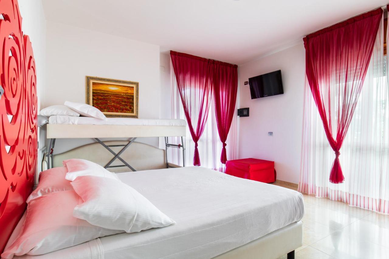 Hotel Palos Римини Екстериор снимка