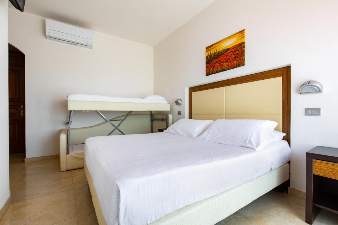 Hotel Palos Римини Екстериор снимка