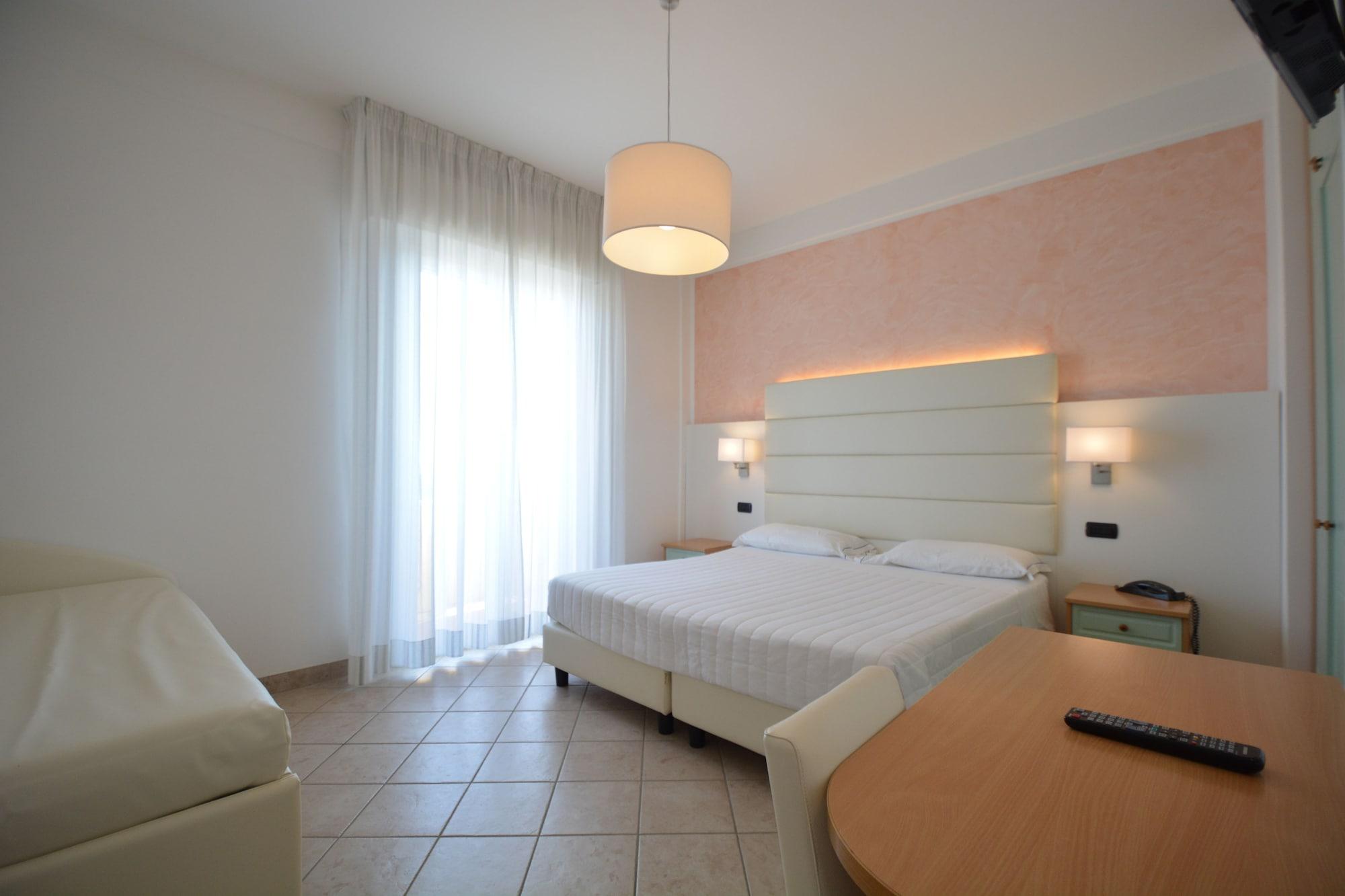 Hotel Palos Римини Екстериор снимка