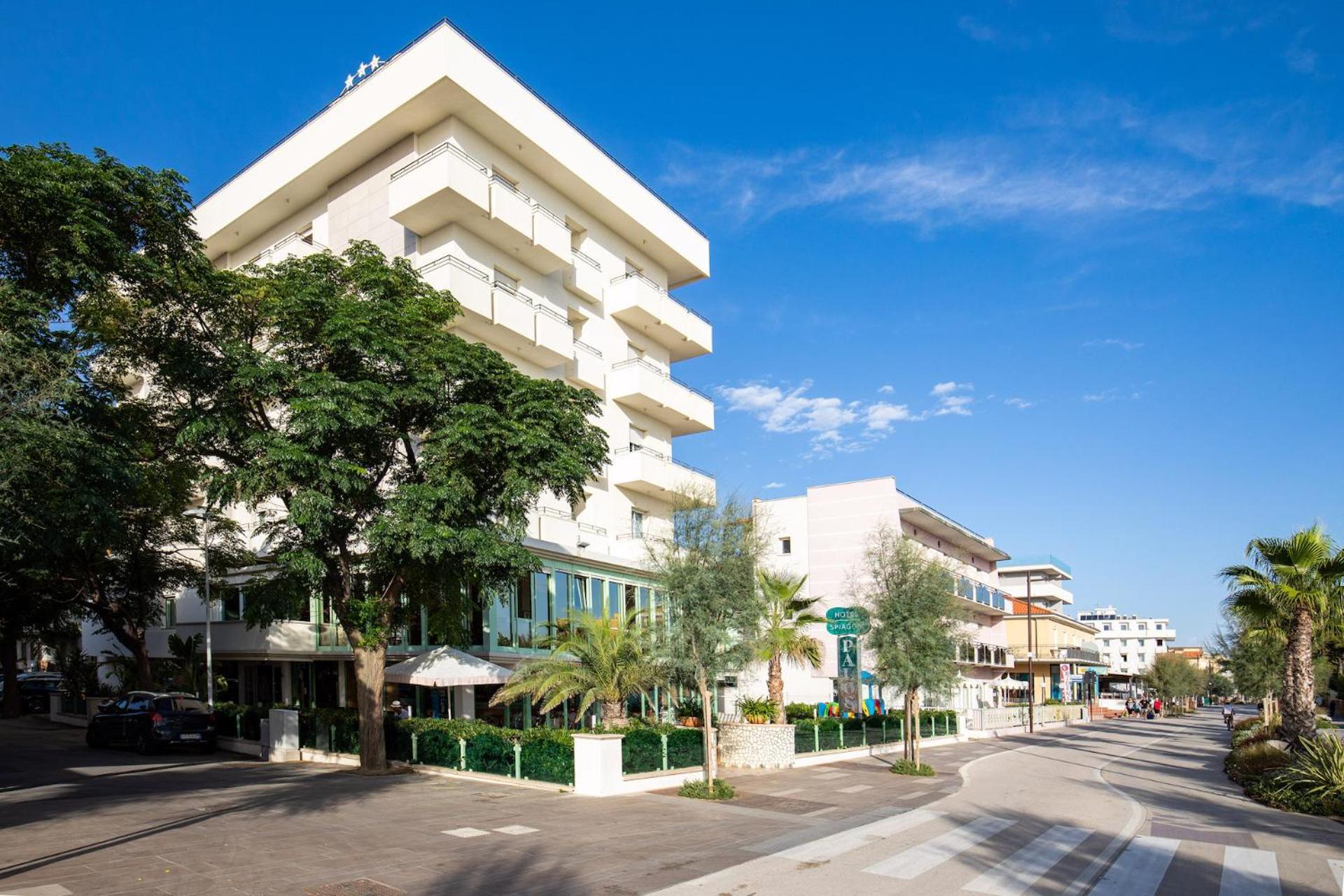 Hotel Palos Римини Екстериор снимка