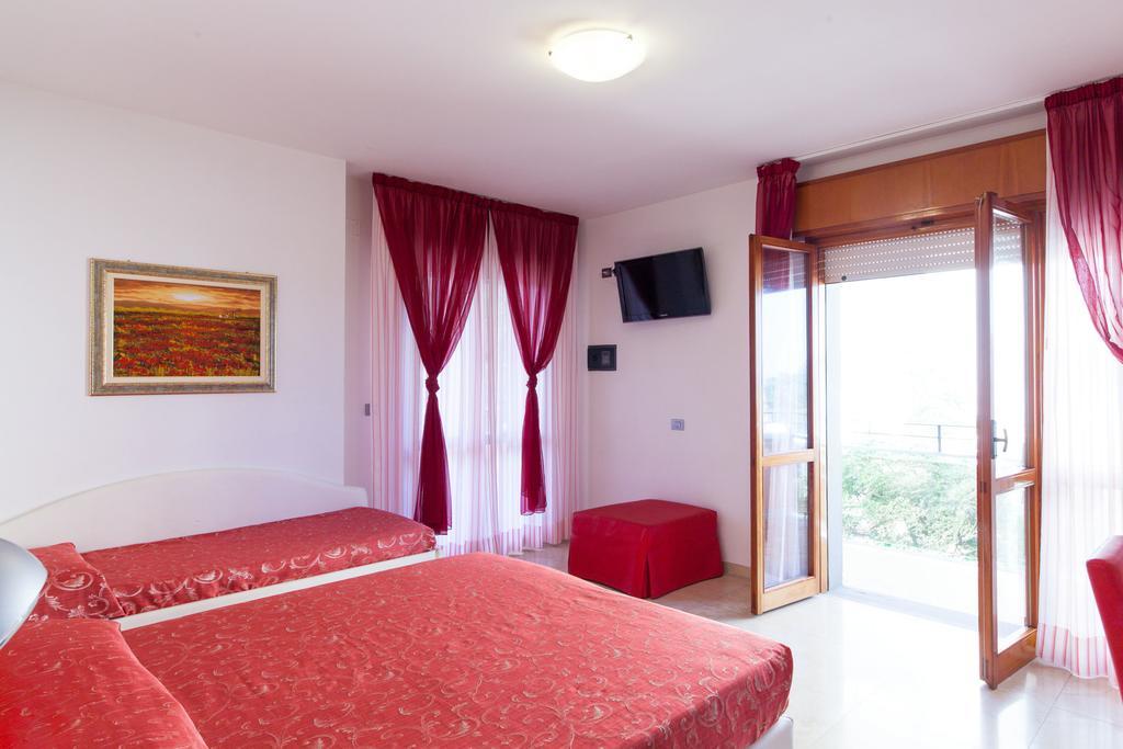 Hotel Palos Римини Екстериор снимка