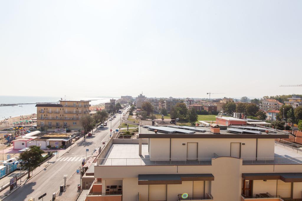 Hotel Palos Римини Екстериор снимка
