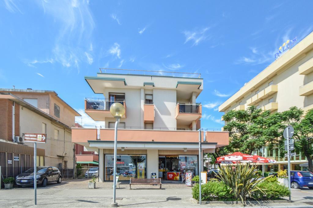 Hotel Palos Римини Екстериор снимка